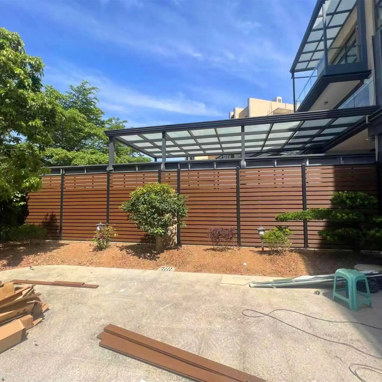 White composite privacy wpc slat fence customized 6ft x 8ft wood plastic