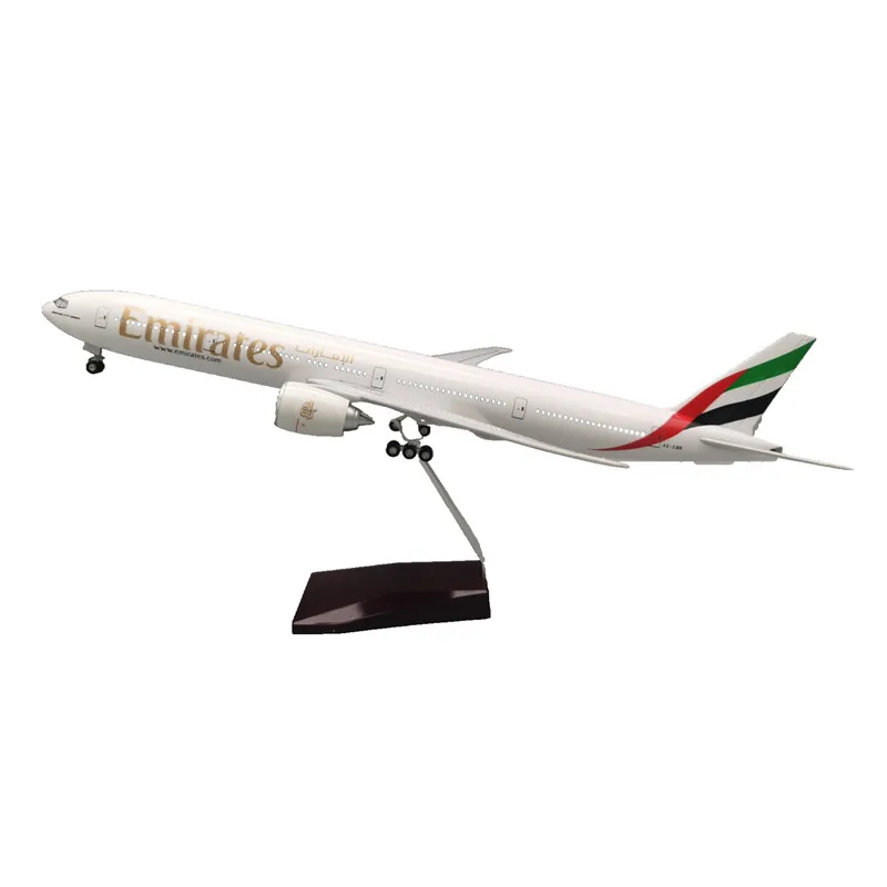Unique Kids Toy Scale 1:157 47cm B777 Emirates Airline Desktop Airplane Model with LED light and Wheels