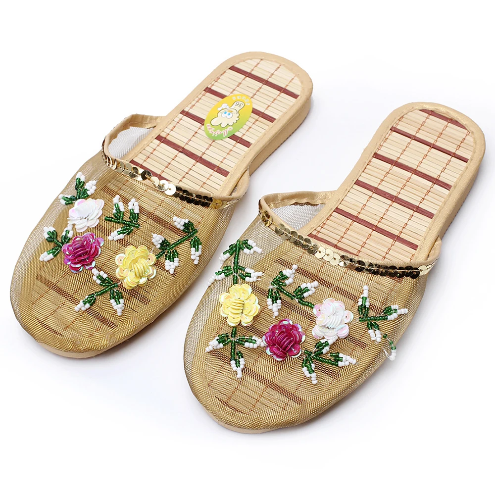 Summer refreshing and breathable home sandals creative embroidery flower mesh slippers