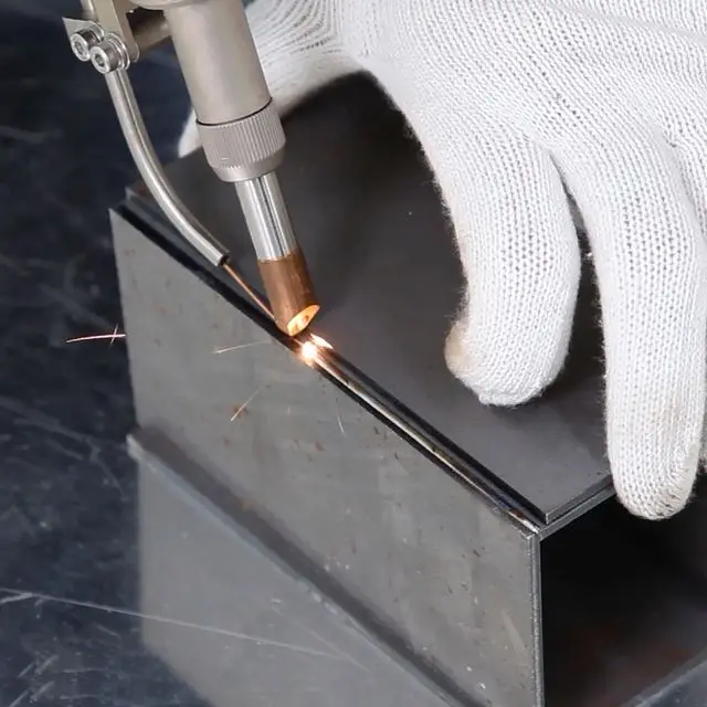 Factory Price 1000W Hand-Held Laser Welding Machine JPT Laser Source For metal welding