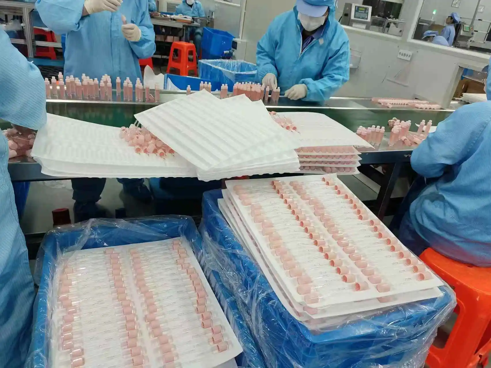 1 wholesale lip gloss.jpg