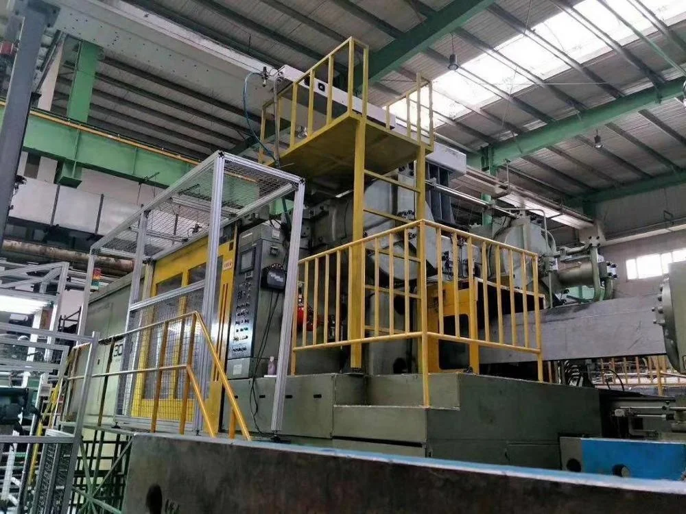 Outdoor Big Garbage Can Plastic Injection Moulding Machine 3000T Waste Bin Making Machine / can make 30L 50L 100L 120L  240L