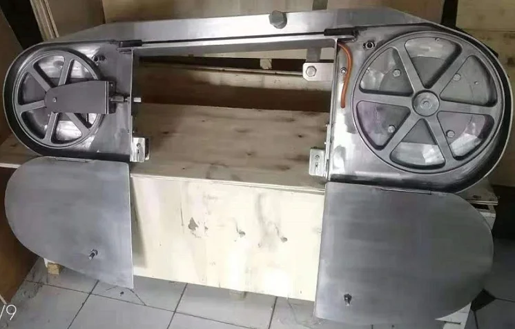 slaughter house cow carcass splitting saw