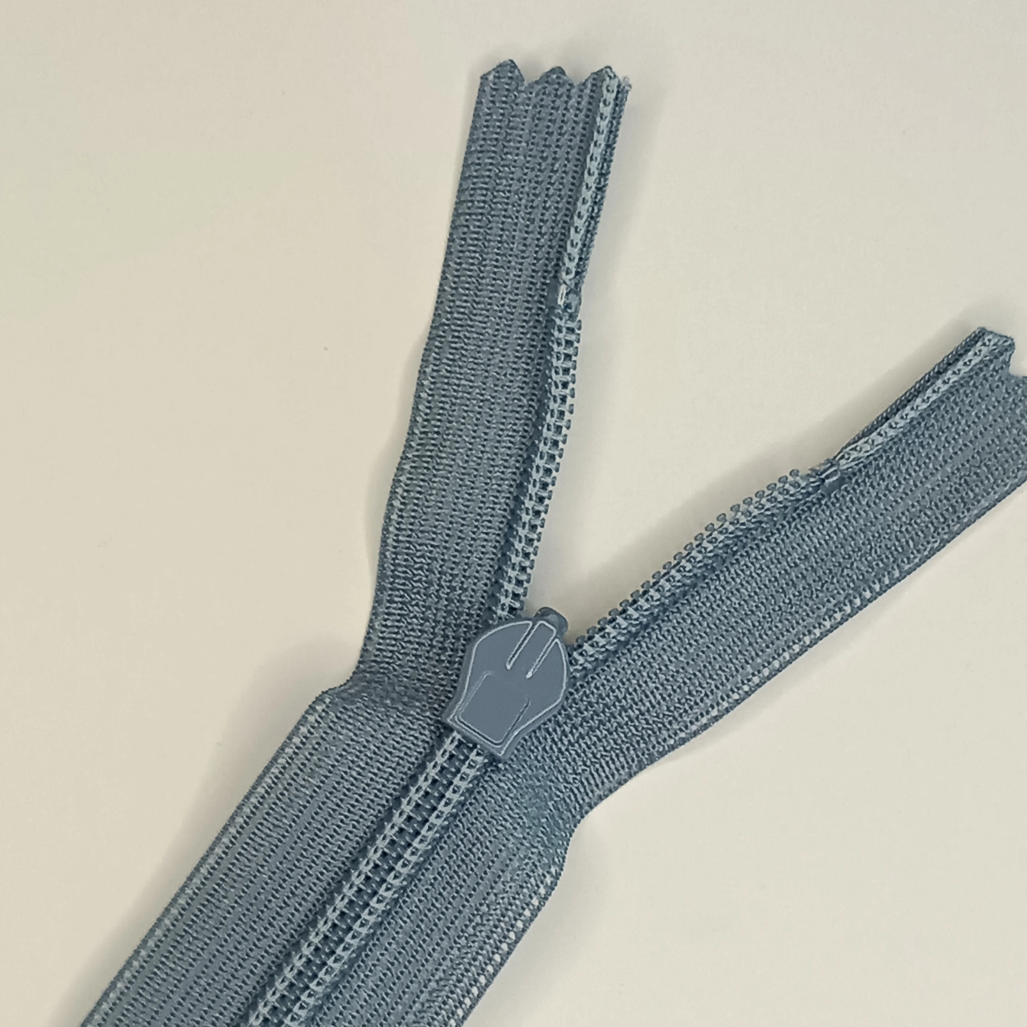 Dress special Factory direct good quality Zip 3# Invisible cloth edge closed end zippers with sliders for clothing