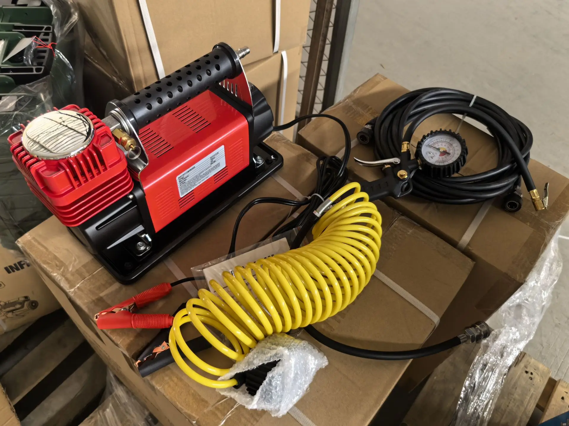 300LSH/MIN Heavy-Duty 12V/24V Cabled Tire Compressor with Double Cylinders car air compressor car inflator  tyre inflator