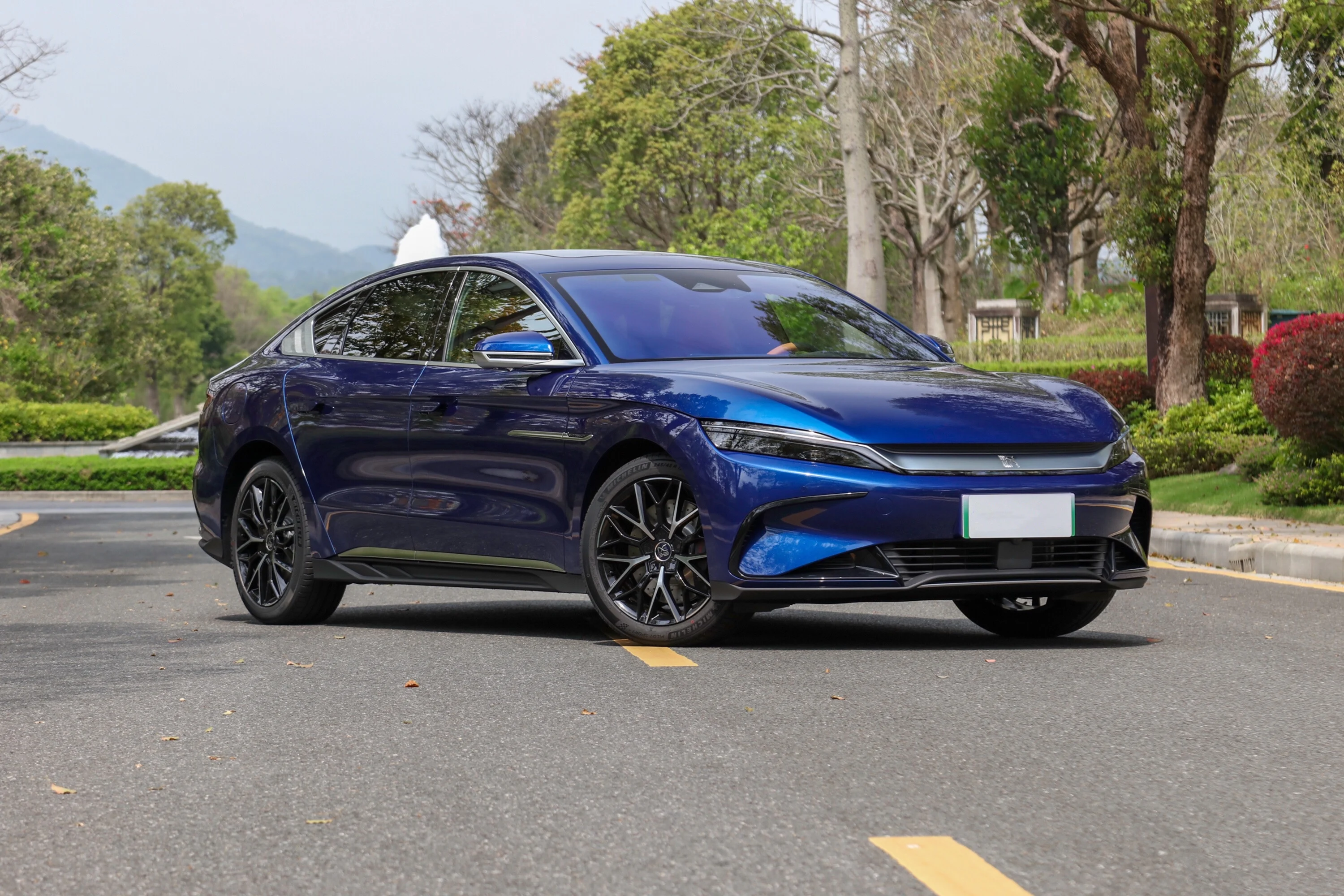 Cheap ID4 CROZZ  BYD SONG TANG HAN YUAN New Energy Car 2022