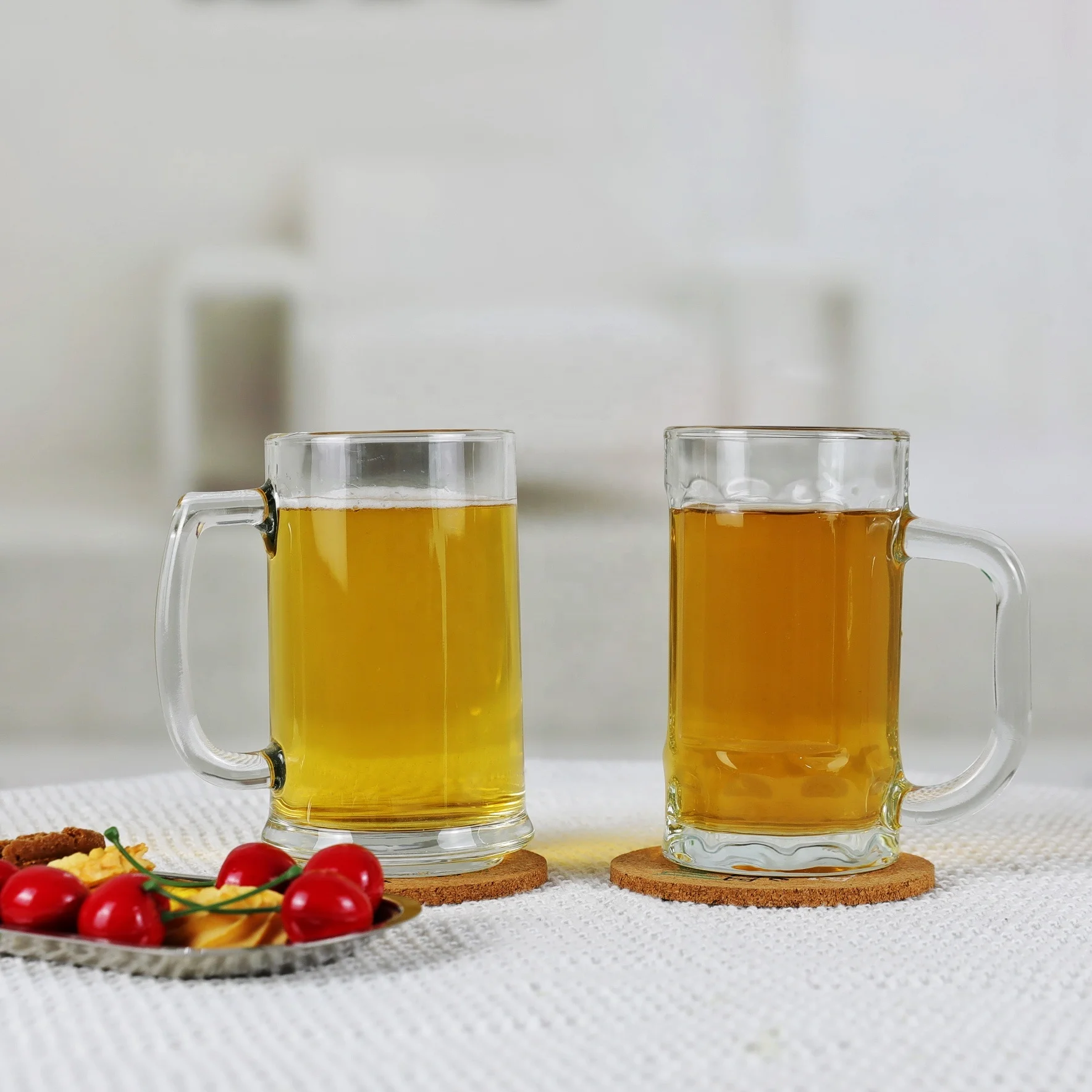 Hot sale classic stemmed beer glass, custom pattern logo beer glasses with handle