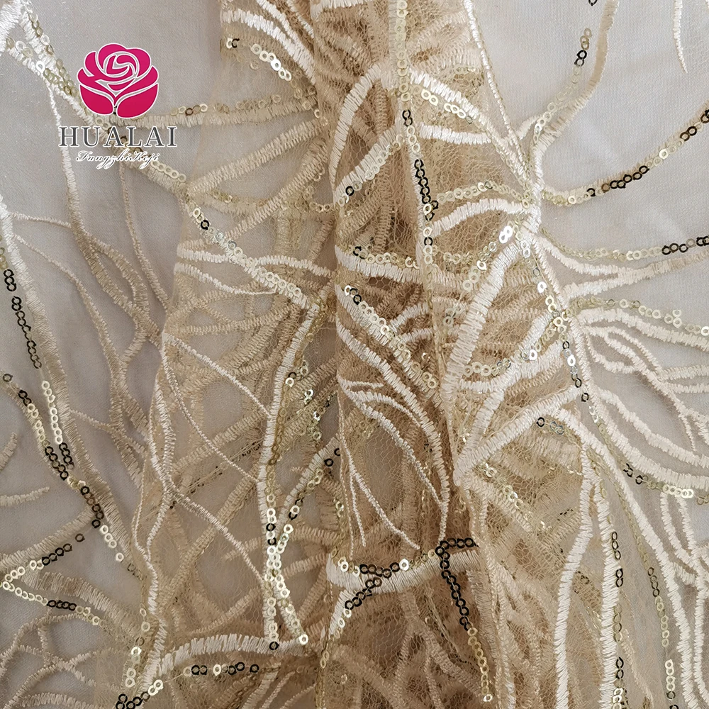 Блестящая скатерть с круглой вышивкой, золотистого и белого цвета, 132 дюйма, для свадьбы и праздника