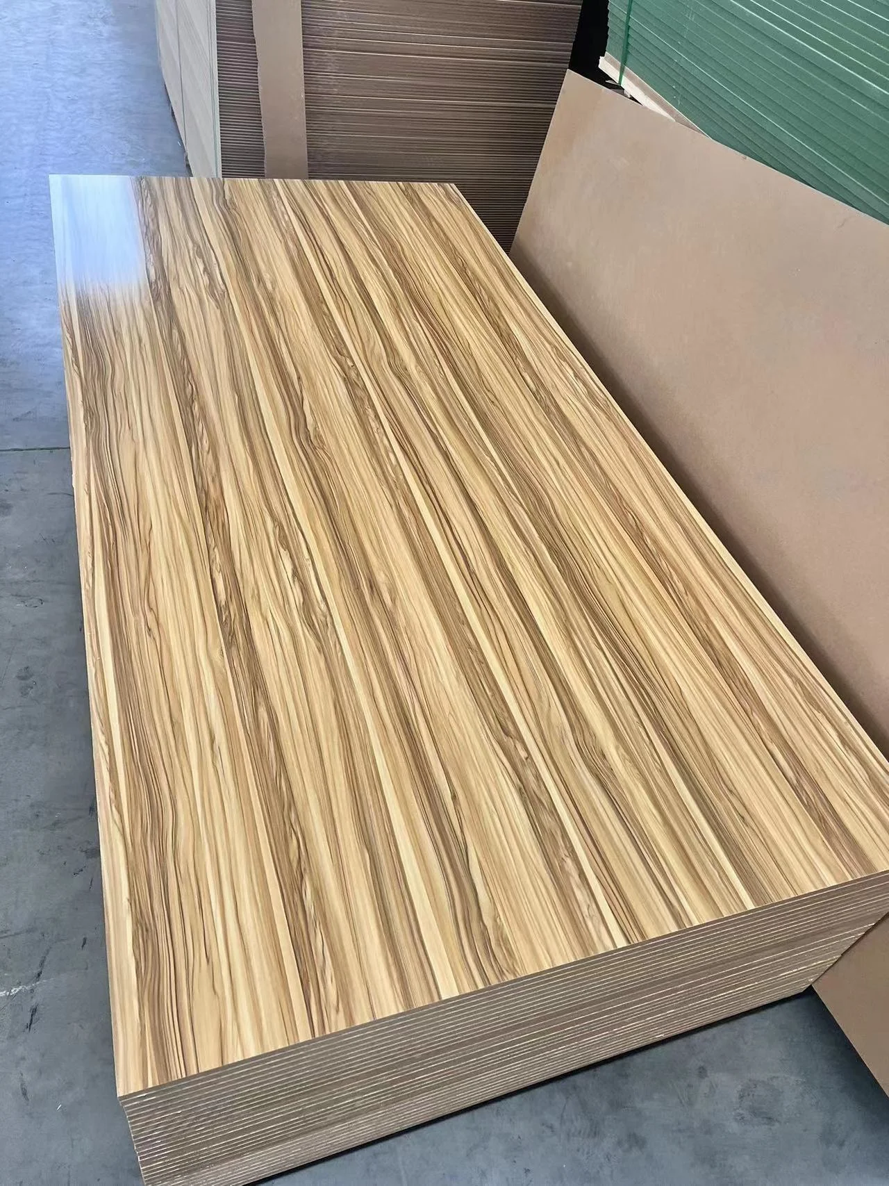 1220mm*2440mm *18 mm white color melamine laminated plywood sheet
