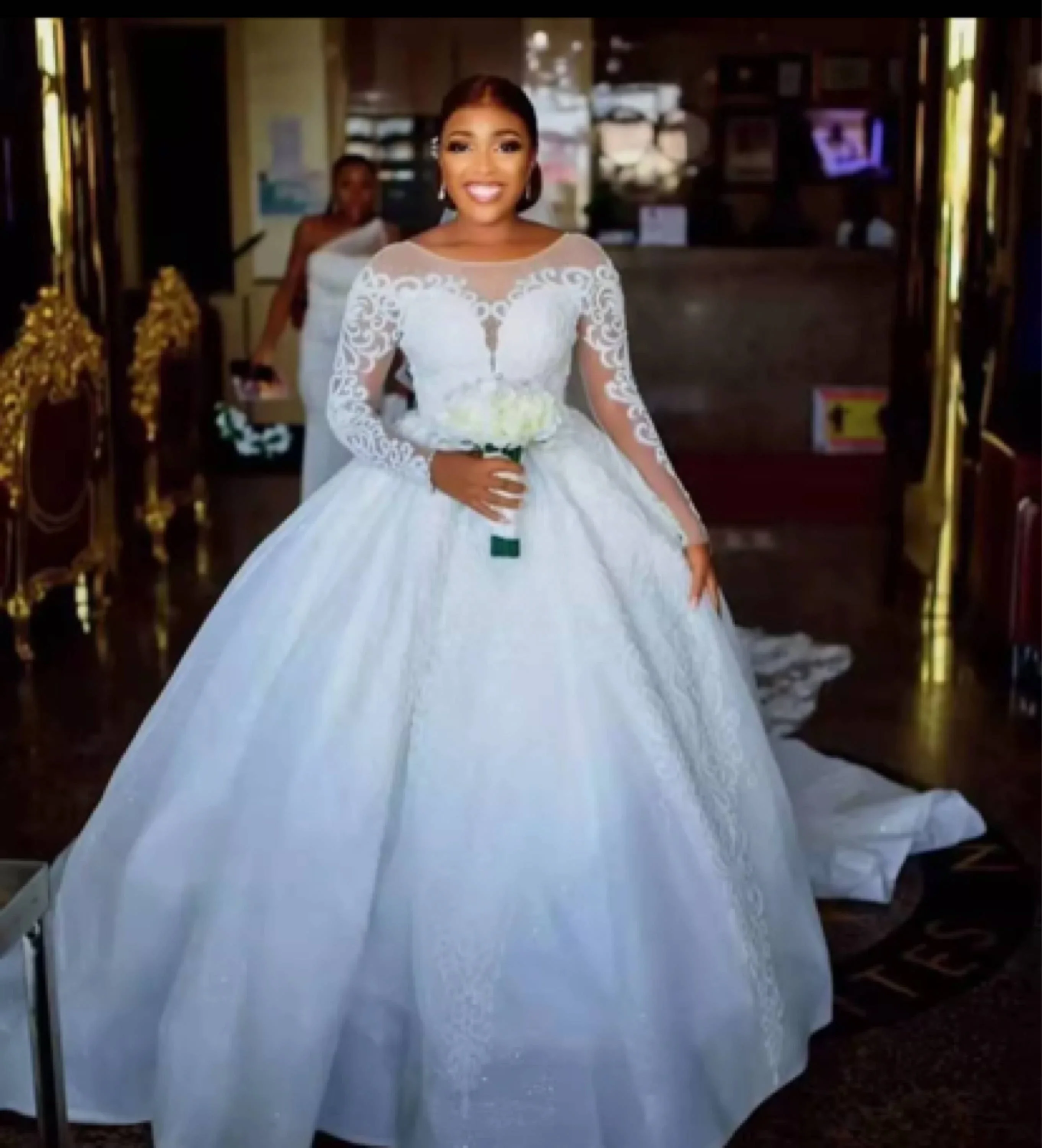 S777 высокое качество лидер продаж новая мода оптовая продажа кружевные свадебные платья невесты с длинным рукавом на заказ