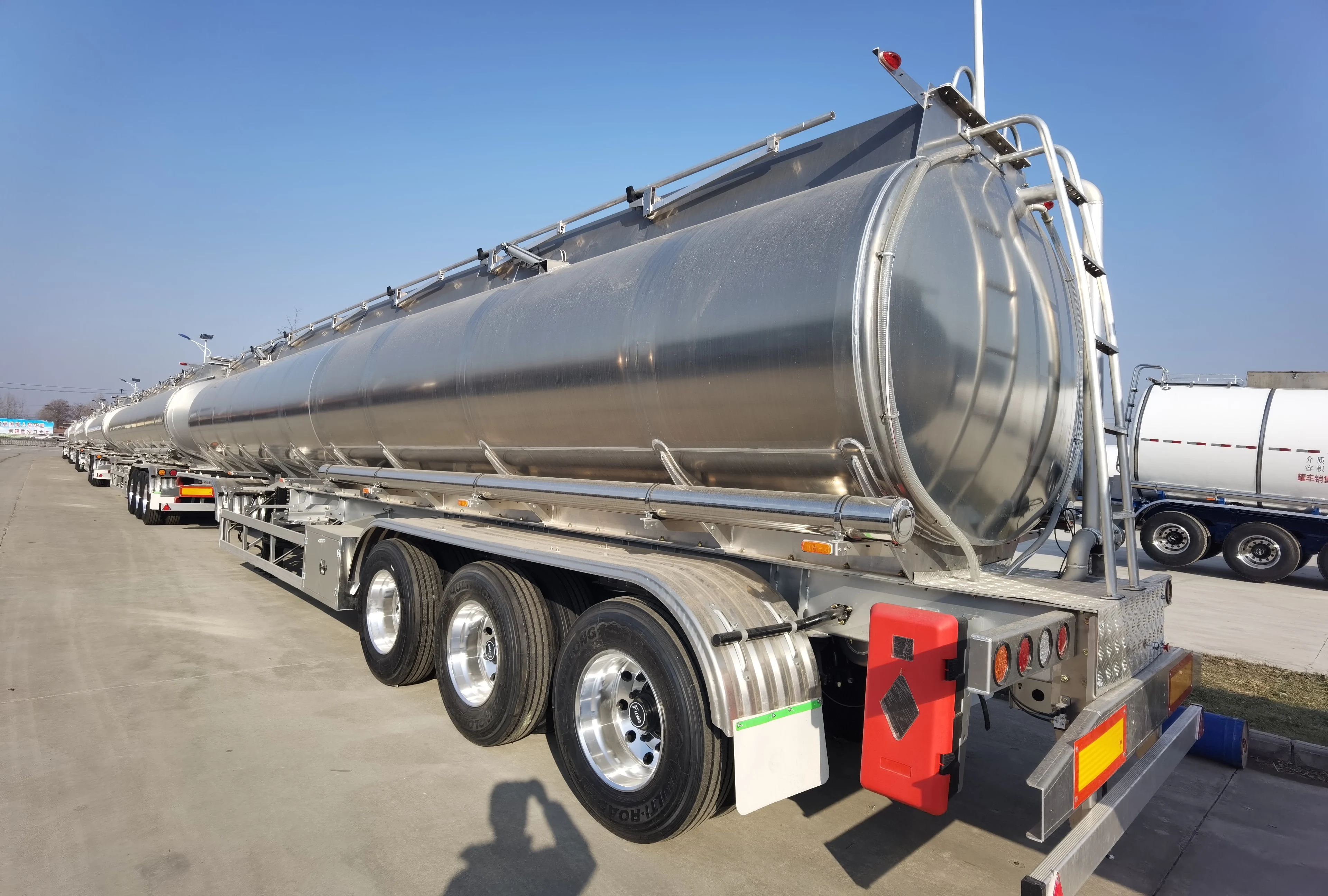Vehicle Master China 3 4 Axle 40000 45000 Litre Oil Fuel Tanker Semi Truck Trailer For Sale