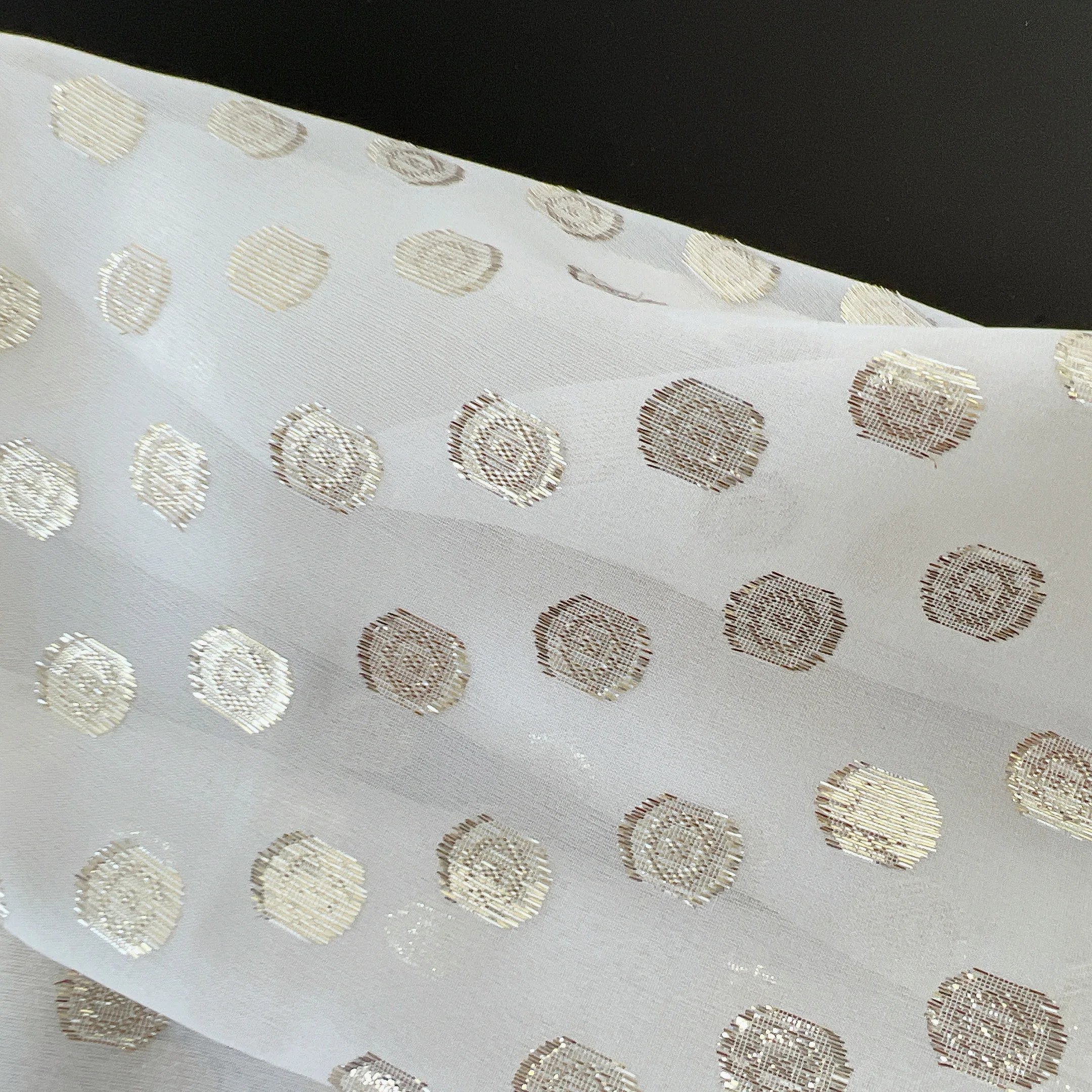 Wholesale 10.5MM Gauze Jacquard Silk Metallic Fabric For Women Dress