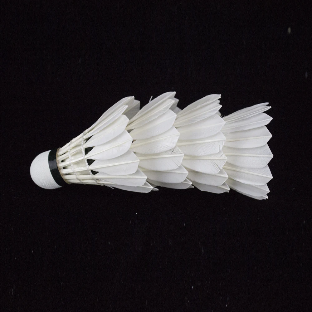 Wholesale from China hot sale baton no.6 badminton shuttlecock