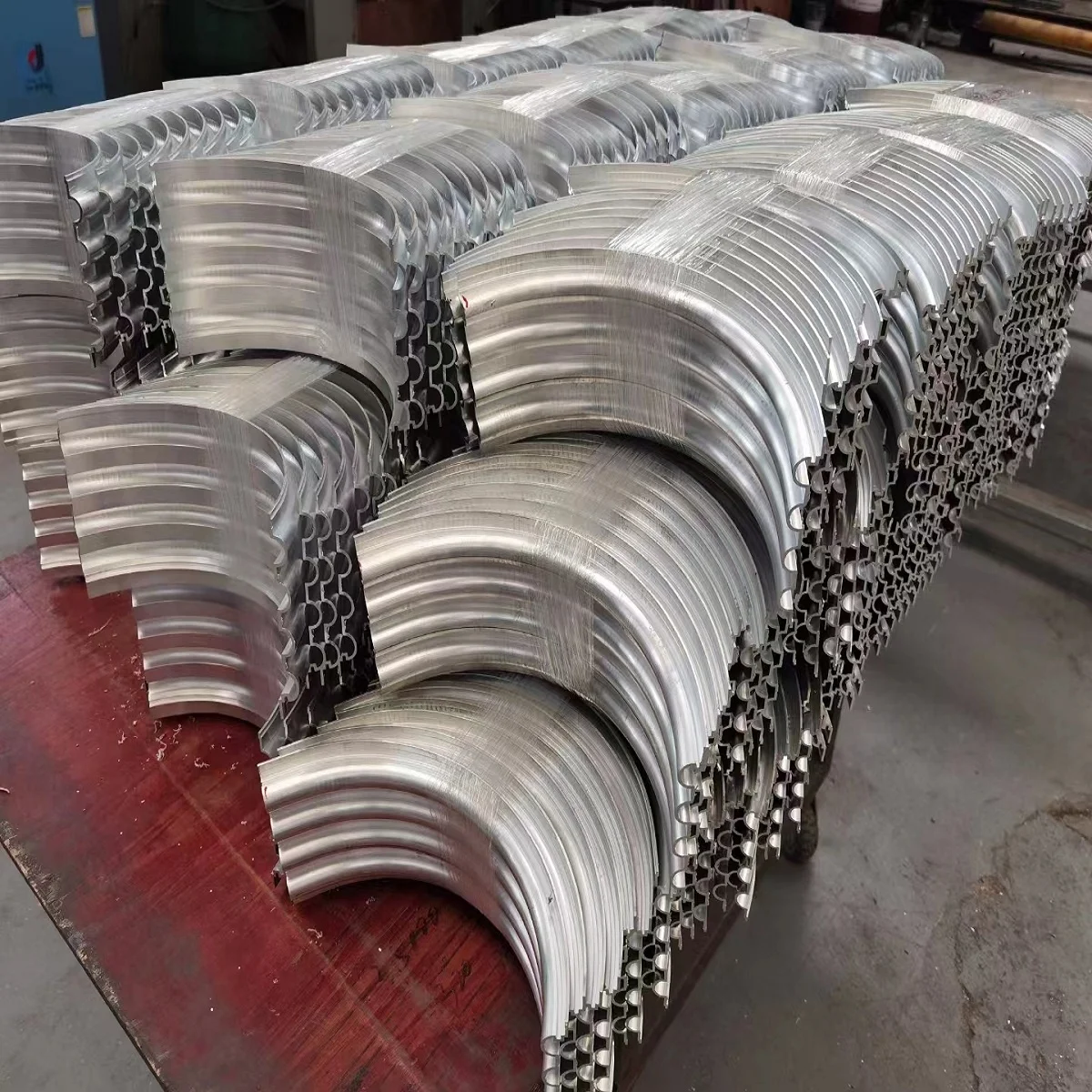 High-end Hotel Lobby Hall Facade Decoration Panels 3D Curved Wave Customized Aluminum Ceiling