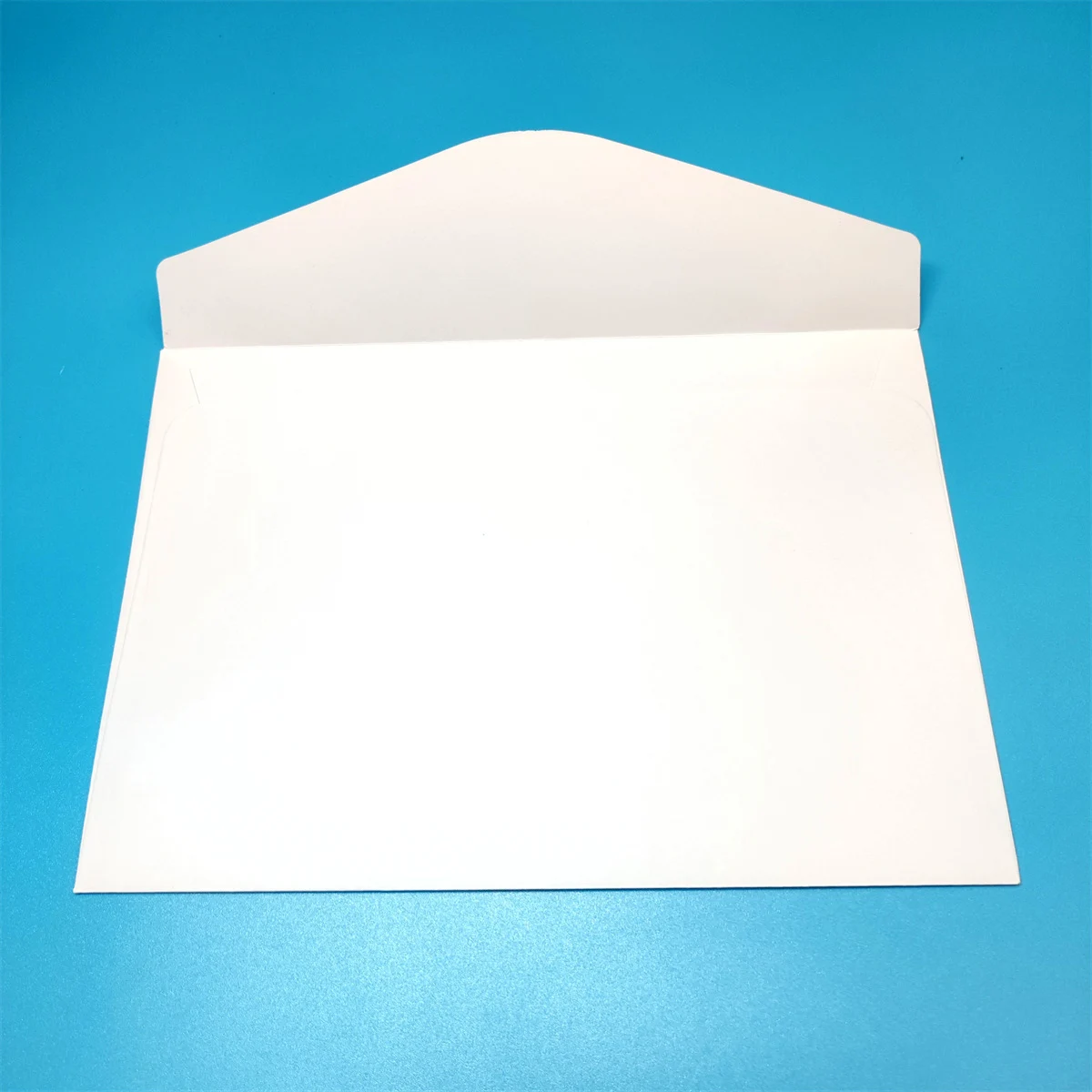 Guangdong Высокое Качество Пользовательский логотип слоновая кость белый картон C4 жесткий конверт с алмазным клапаном для рождественской открытки