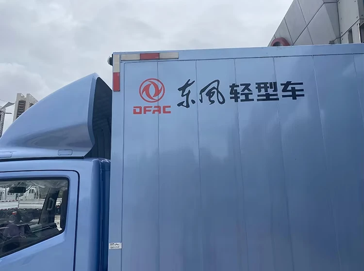 Dongfeng EV180 мини-Электрический гибридный фургон с левым рулевым хэтчбеком литиевым аккумулятором