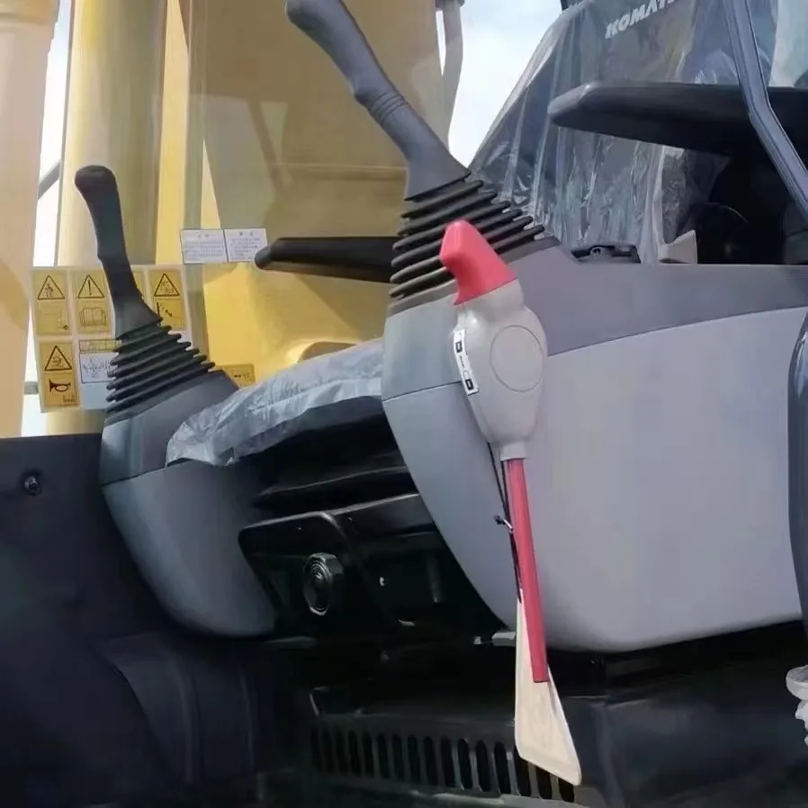 Used Komatsu PC200-8 20ton hydraulic crawler mini backhoe excavator in China for earth-moving