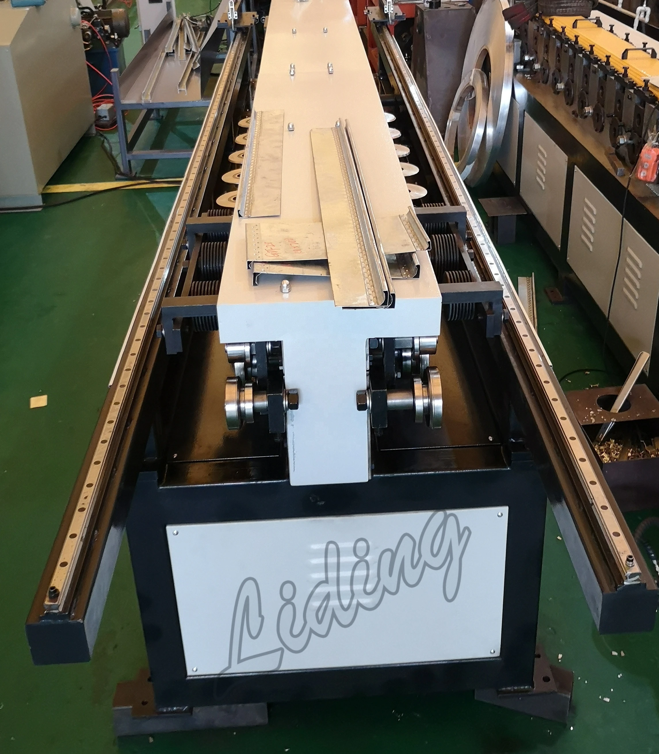 Hot selling air duct making machine made in China
