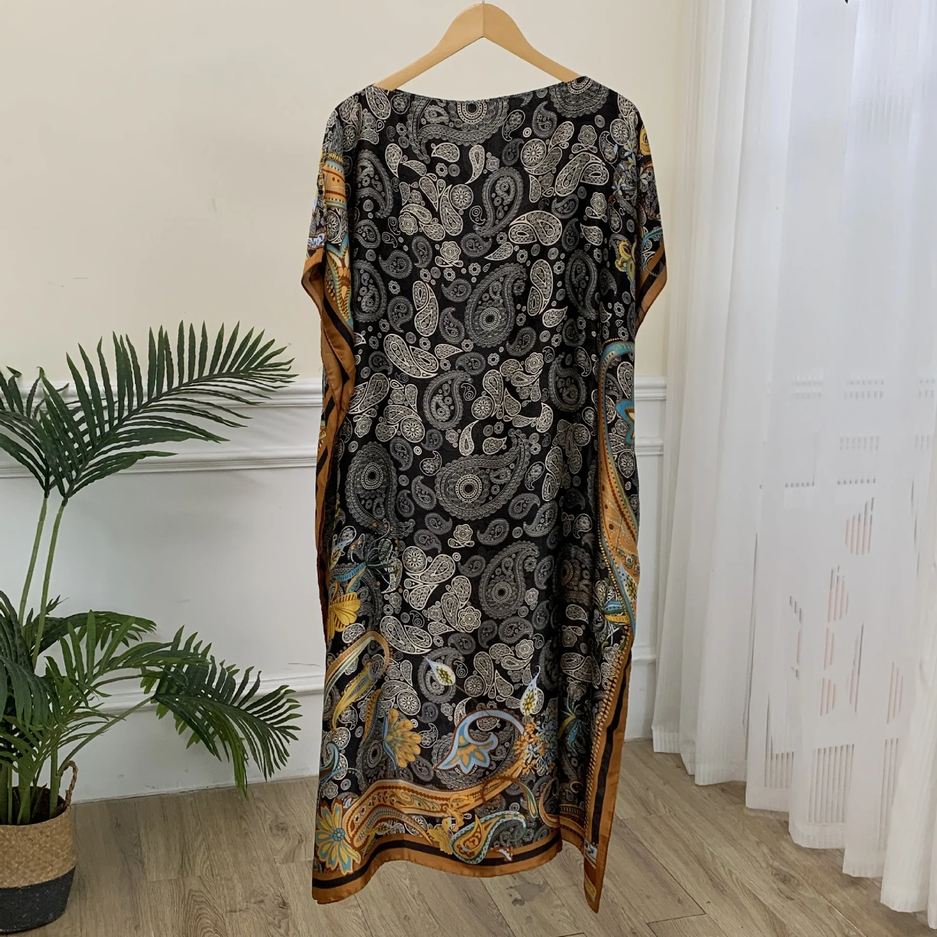 Hot selling High-quality African Big Size Loose Silk Printed Kaftans Luxury Branded Silk african women clothing