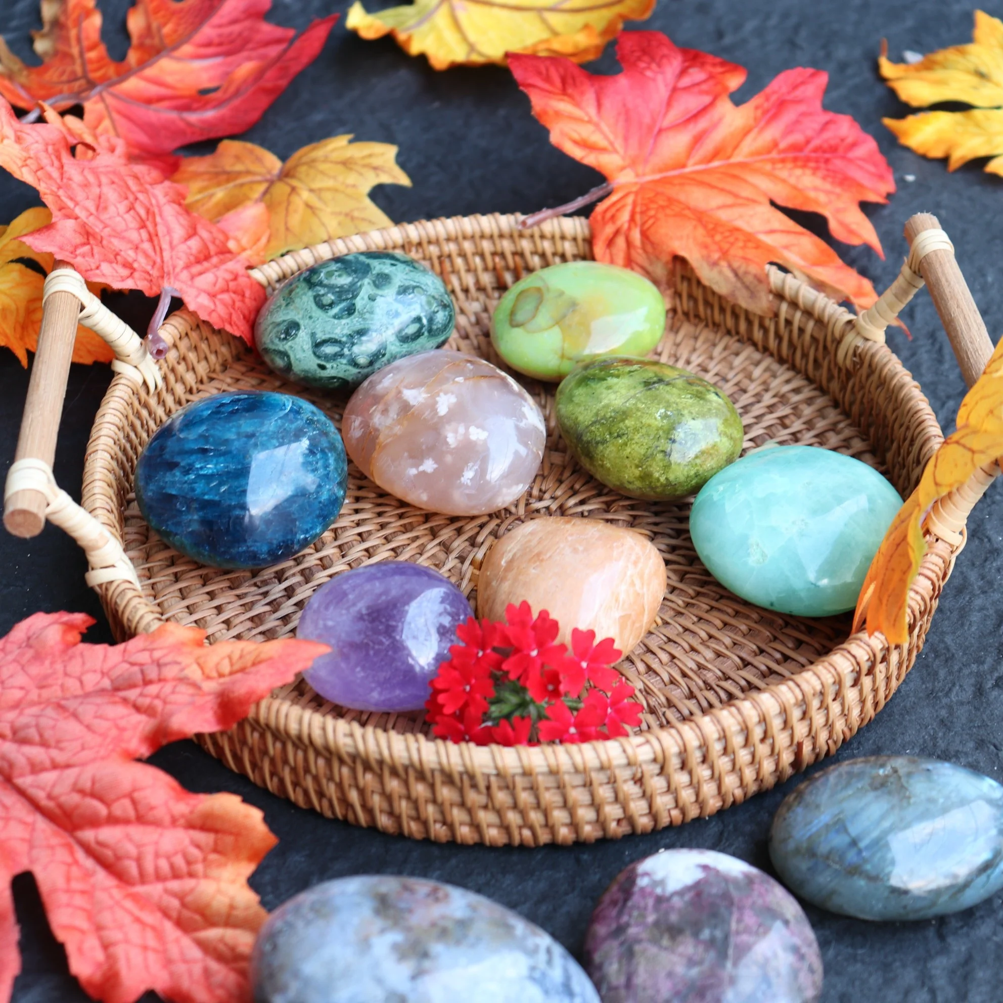 Fast shipping natural worry stones quartz crystal palm stones