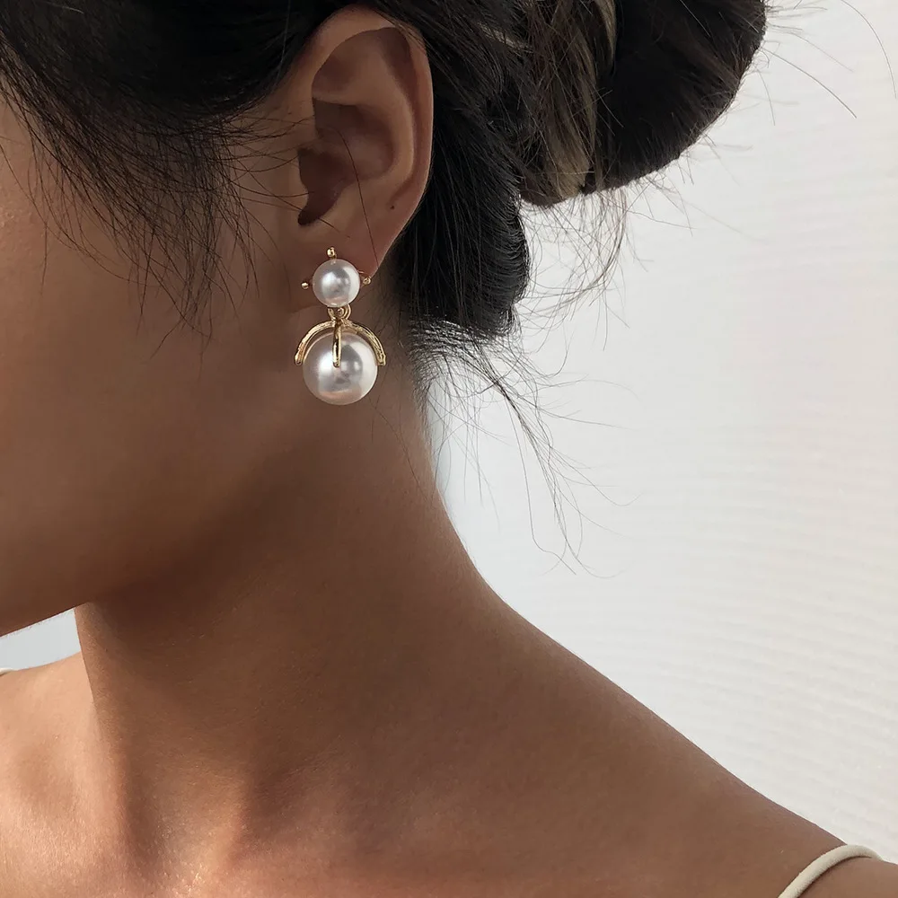 2021European and American Jewelry personality simple business geometric Earrings female shaped pearl exaggerated Beaded Earrings