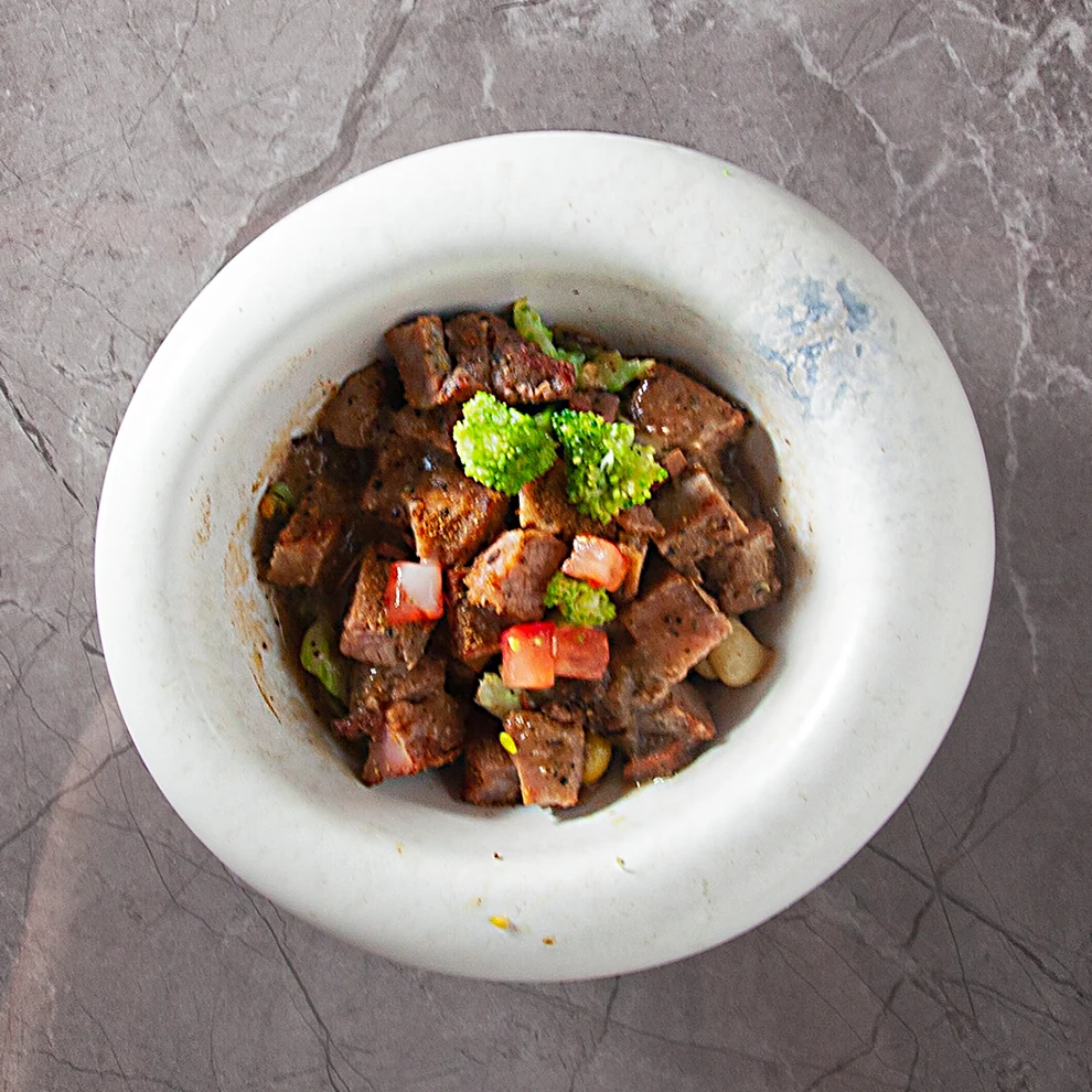 Shabby Chic OEM ODM Accepted Dinnerware Hotel 5.5 Inch White Color Ceramic Bowl Restaurant Artistic Feel Half Ball Soup Bowls