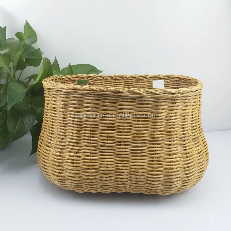 
 Велосипедная корзина из ротанга  