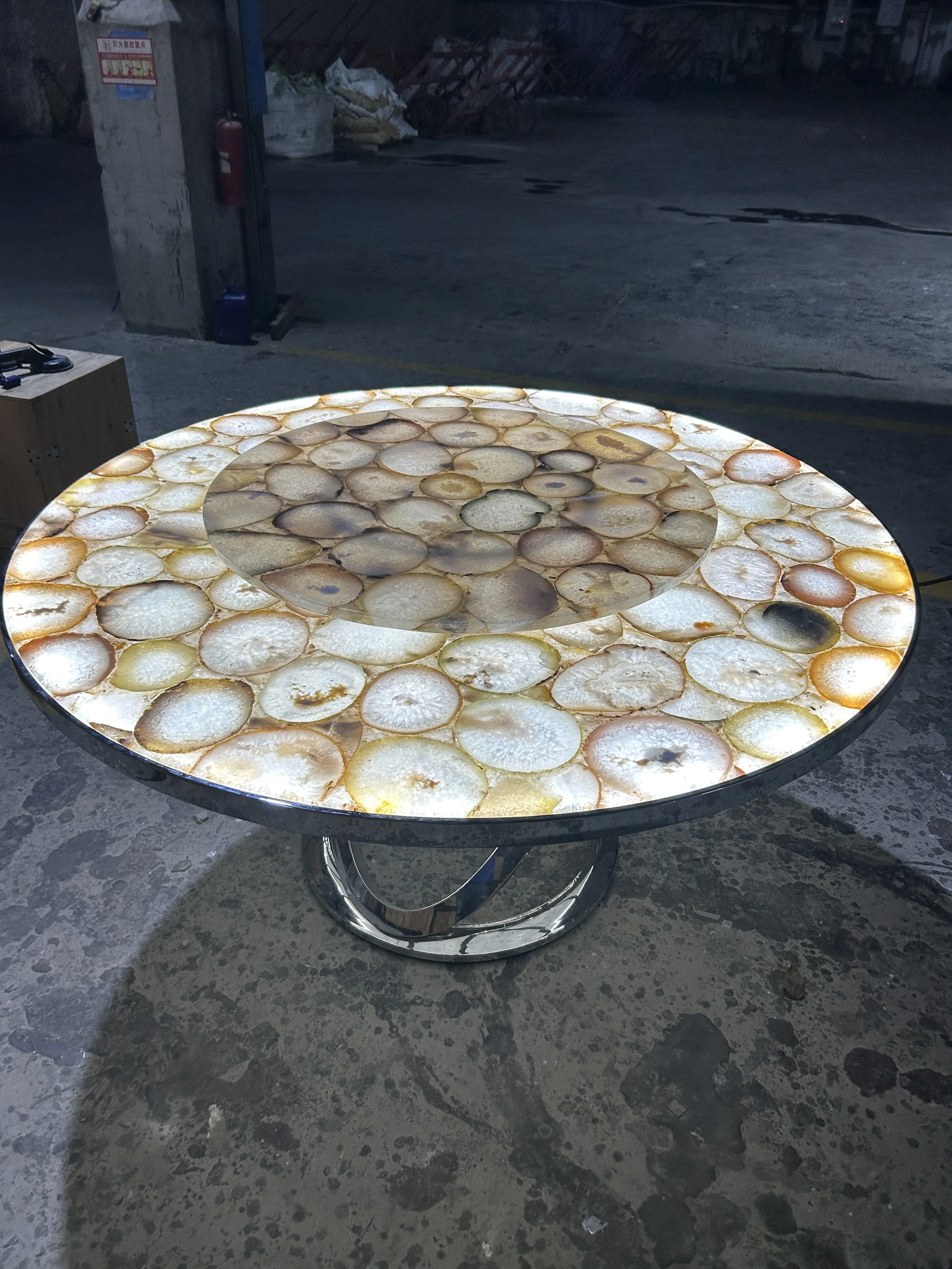 Translucent Backlit Natural Agate Slab with Glass Panel Customized Backlit Brown Agate Gemstone Stone Slabs