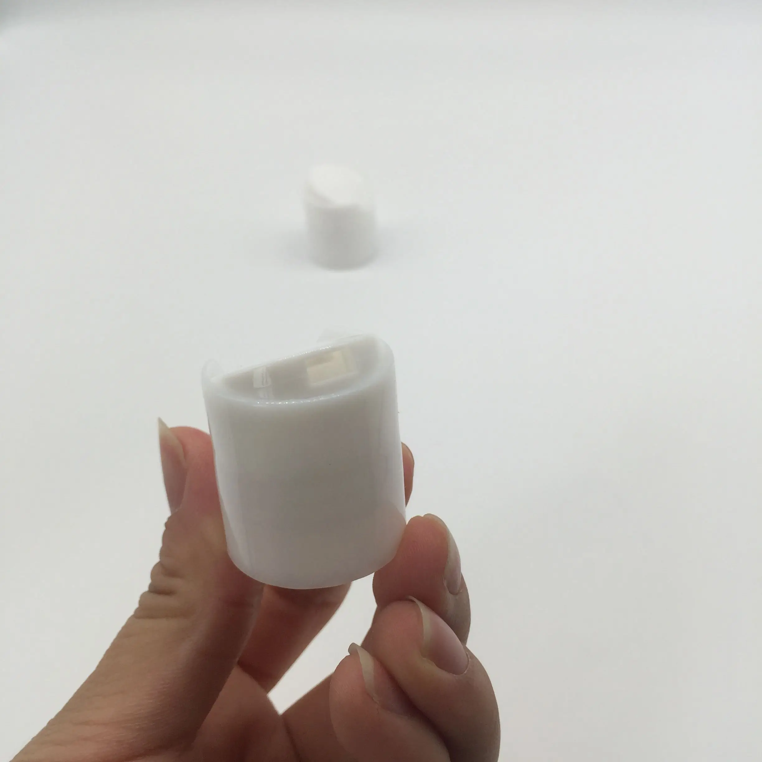 Factory 24/410 PP recycle  plastic white disc top cap/24mm neck press caps for hand wash pet bottle