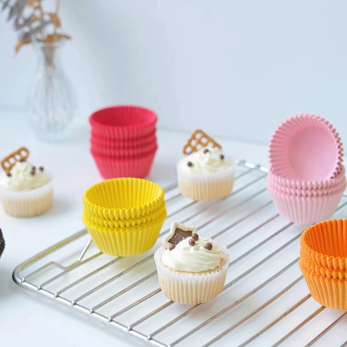 Wholesale Celebration Gift Greaseproof Paper Baking Cake Cups Muffin Cup Disposable Cupcake