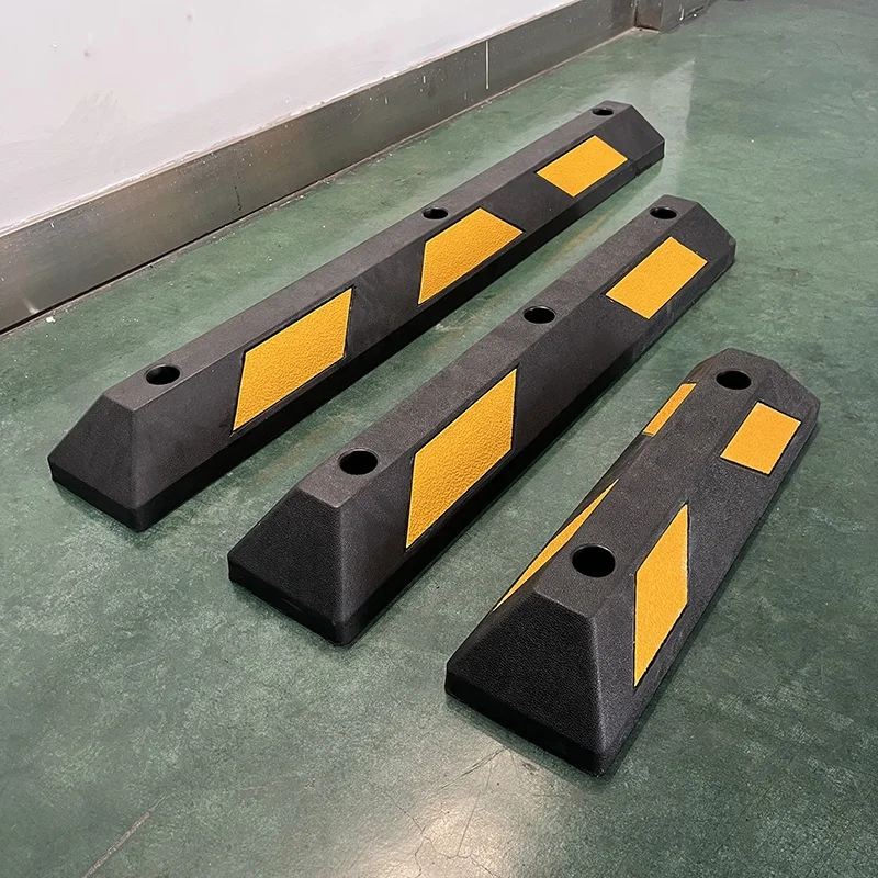 900*150*100mm New Arrive Heavy Duty Reflective Rubber Positioner Car Tire Stop Parking Wheel Stopper