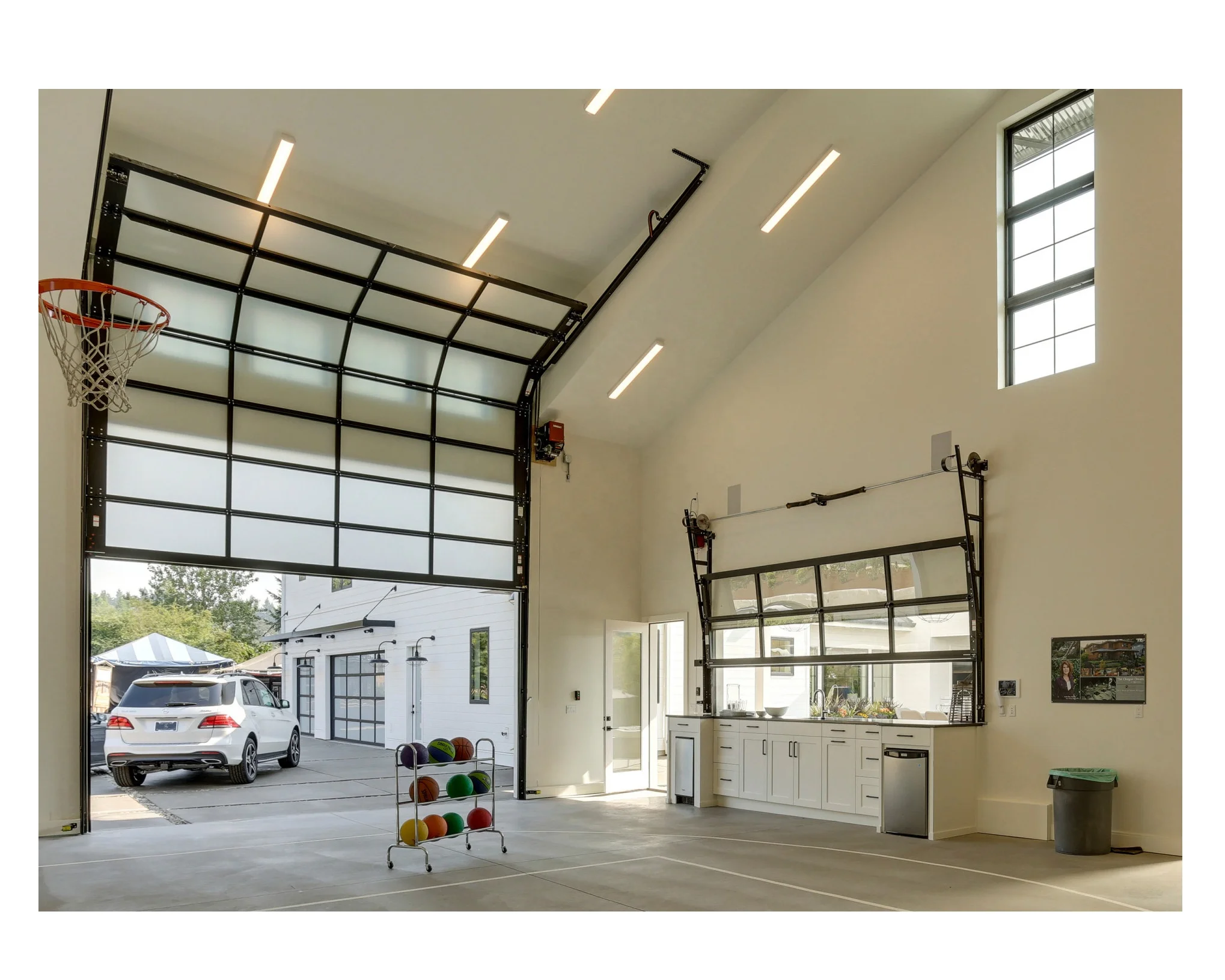 Auto Transparent Glass Sectional Garage Door High Lift Sliding Door Villa Smart Overhead Folding Garage Doors Wholesale Prices
