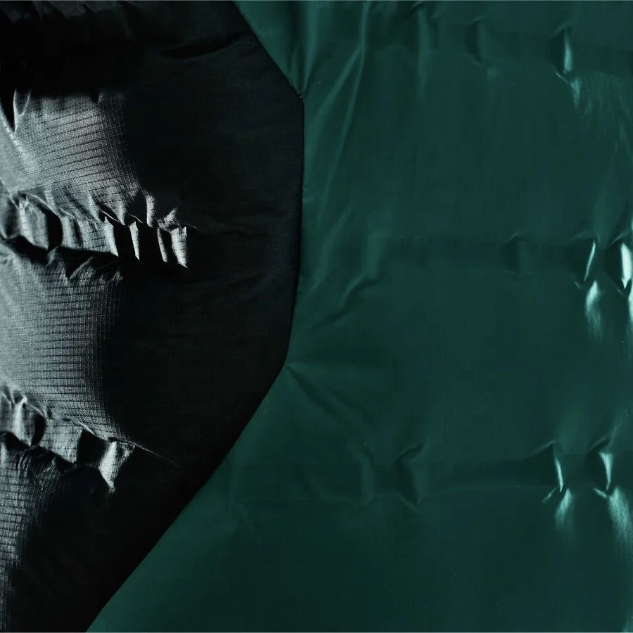 Wholesales Good Quality Outdoor Down Coat Thick Waterproof Down Jacket Seamless