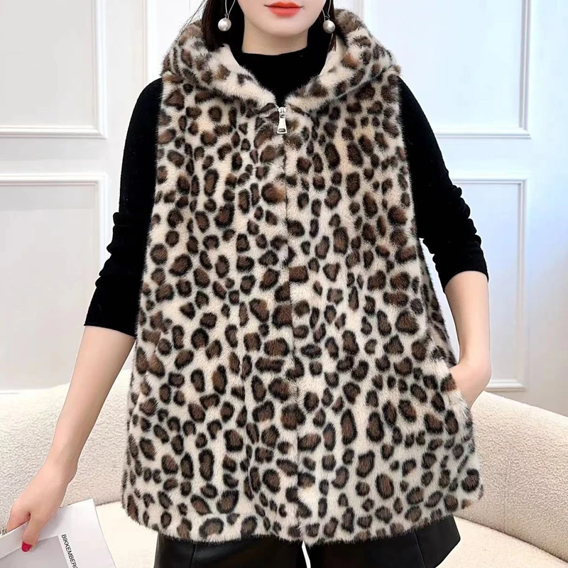 Factory Wholesale Smooth Hot Selling Leopard-print Faux Fur Coat for Women Faux  Fur Fashion Wild Leopard-print Fur Vest