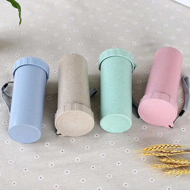 
2021 wholesale Colorful double wall plastic water bottle with rope 400ml Natural straw plastic portable malt bottle 