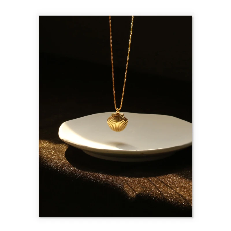 non tarnish box chain necklace Shell Necklace 18K  gold plated vintage brass jewelry shell locket  pendant necklace for women