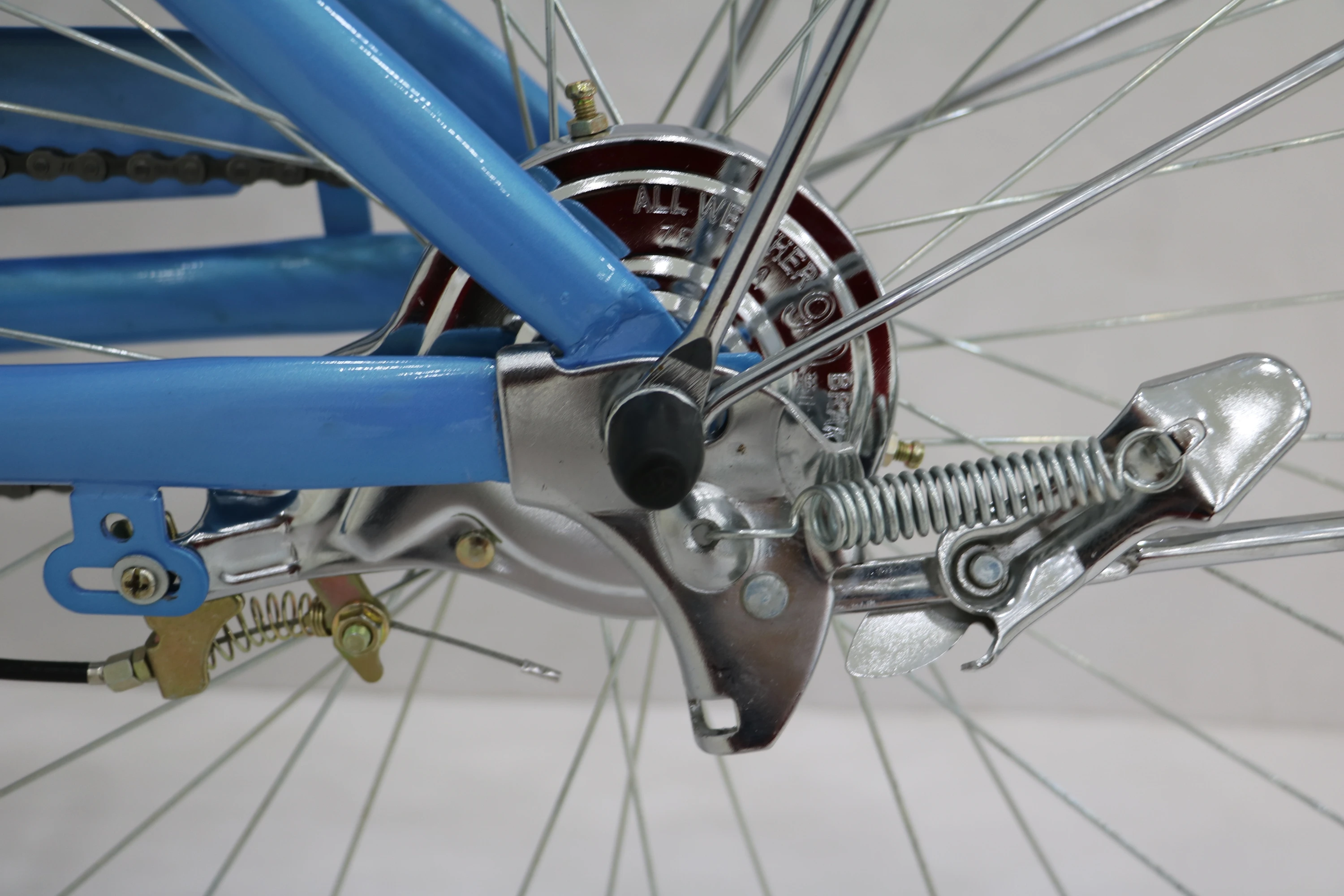 city bike 26' customize high carbon steel frame with basket rear carrier aluminium rim city bicycle