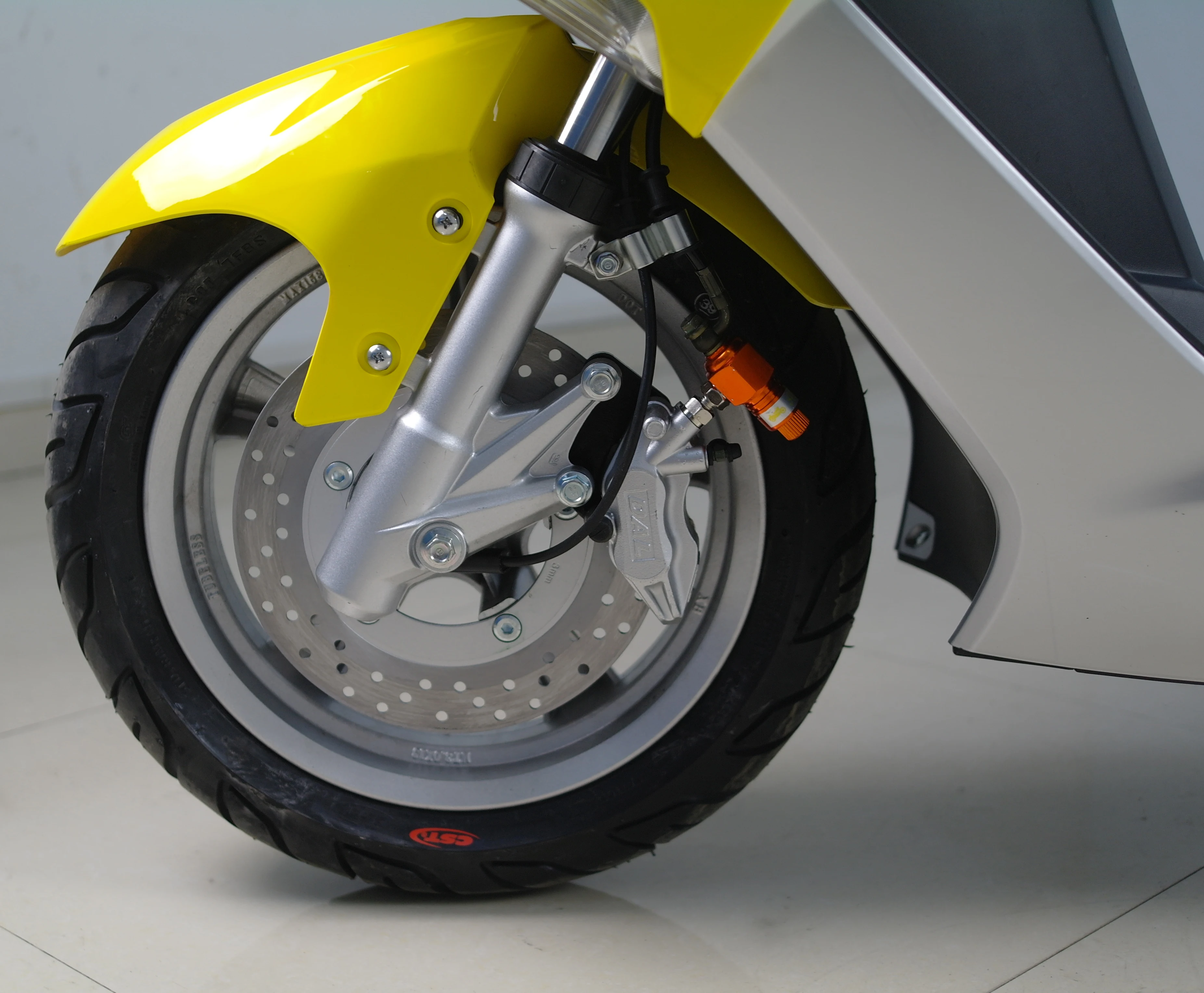 2022 new customized 180cc 125ccc150cc 4 stork gas powered cafe racer motorcycles scooters for adult trike