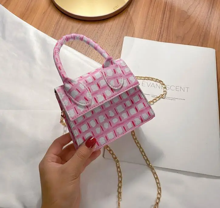 Wholesales Ladies Chains Shoulder Crossbody Bolsas Women 2021 Mini Hand Bags Small Women Purses Luxury Handbags for Women Clutch