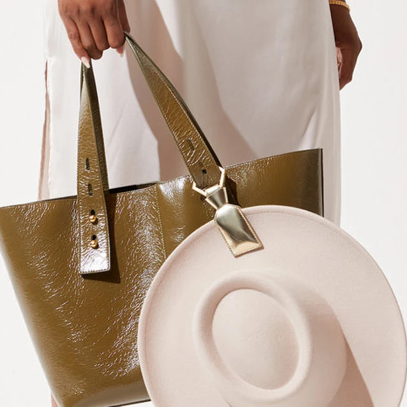 The Tie Faux Leather Hat Clip Magnetic Hat Holder for Travelling