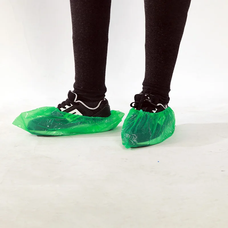 
CPE/PE shoe cover made by machine 