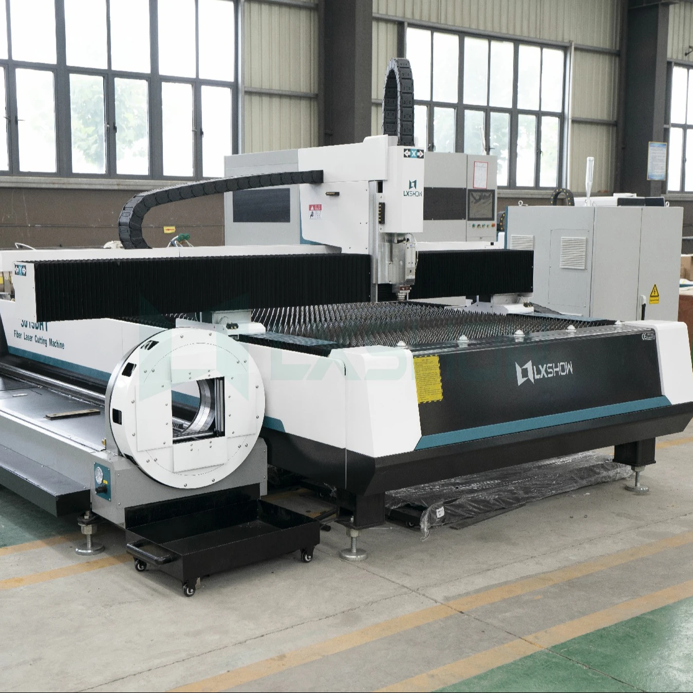 High quality laser plate and tube integrated cutting machine carbon steel 1530 fiber laser metal cutting machines