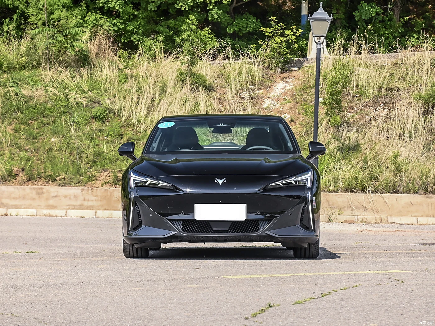 Alpha S5 Высокая жесткость кузова средний и большой Новый энергетический автомобиль спортивный стиль купе Michelin PS4 Высокопроизводительные шины 800 В силиконовые