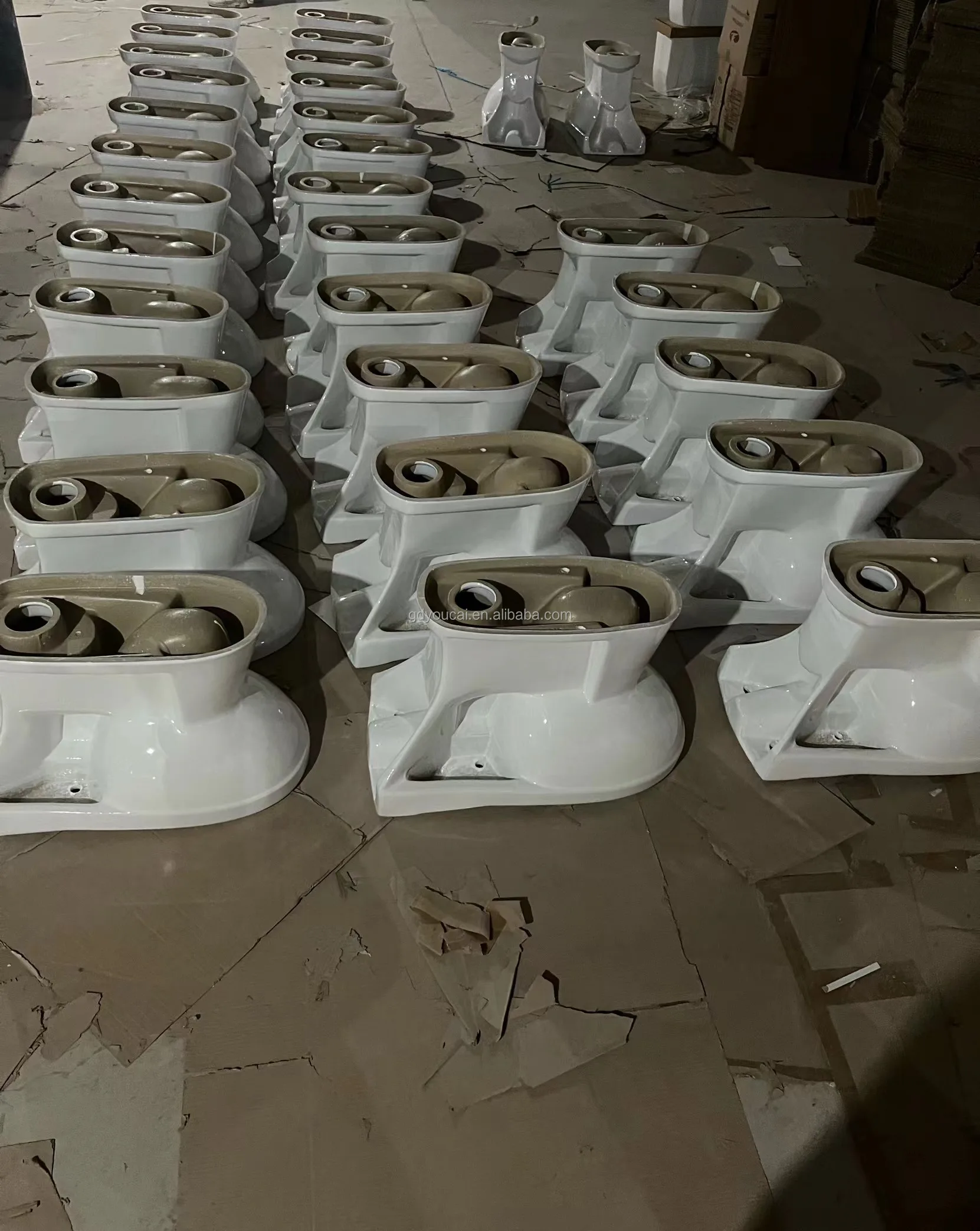 Modern bathroom toilet set and wash basin suit Good price toilet for Africa twyford toilet Benin Parma WC