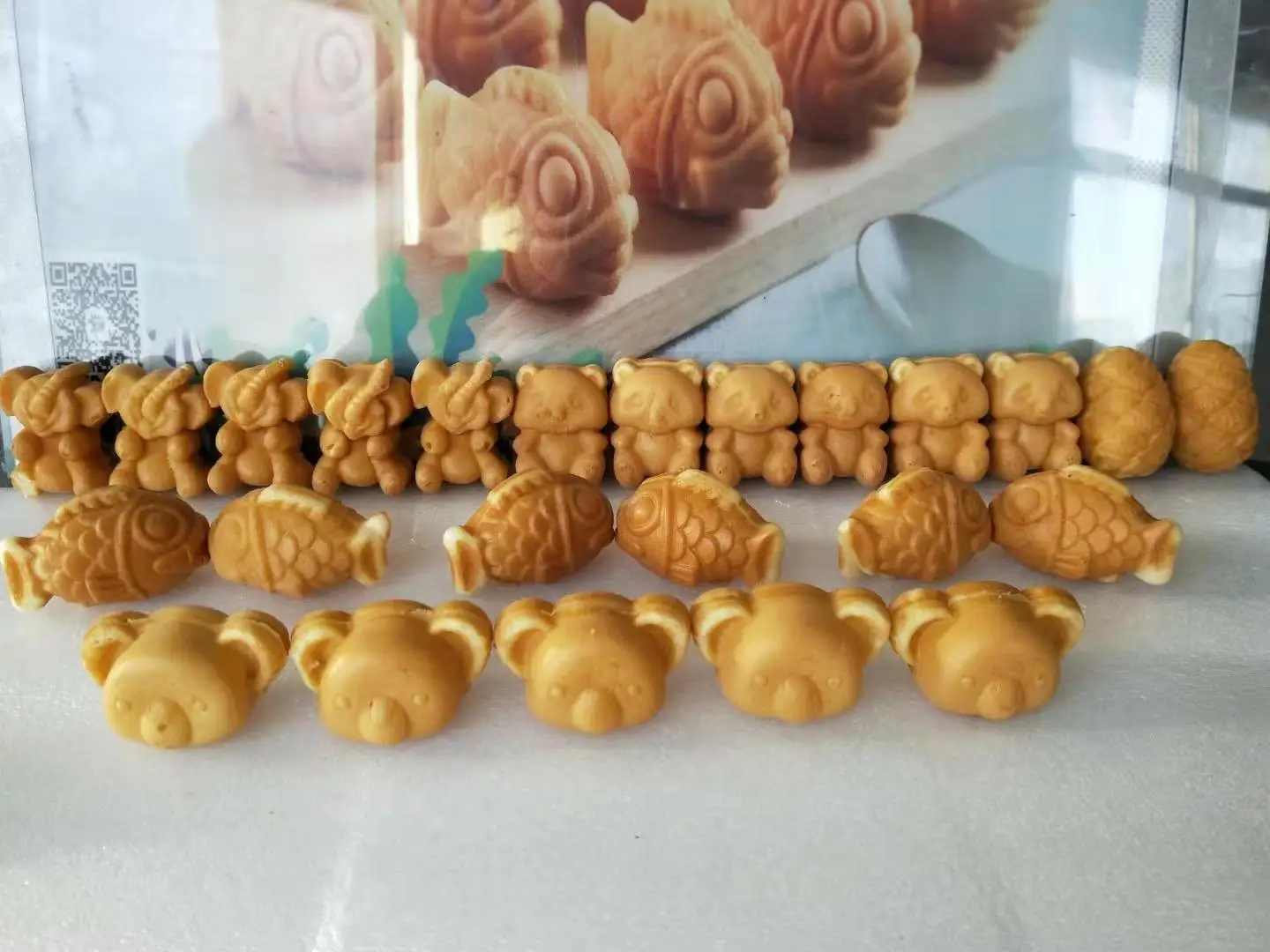 Low price manjoo cake sponge cake maker making machine fully automatic