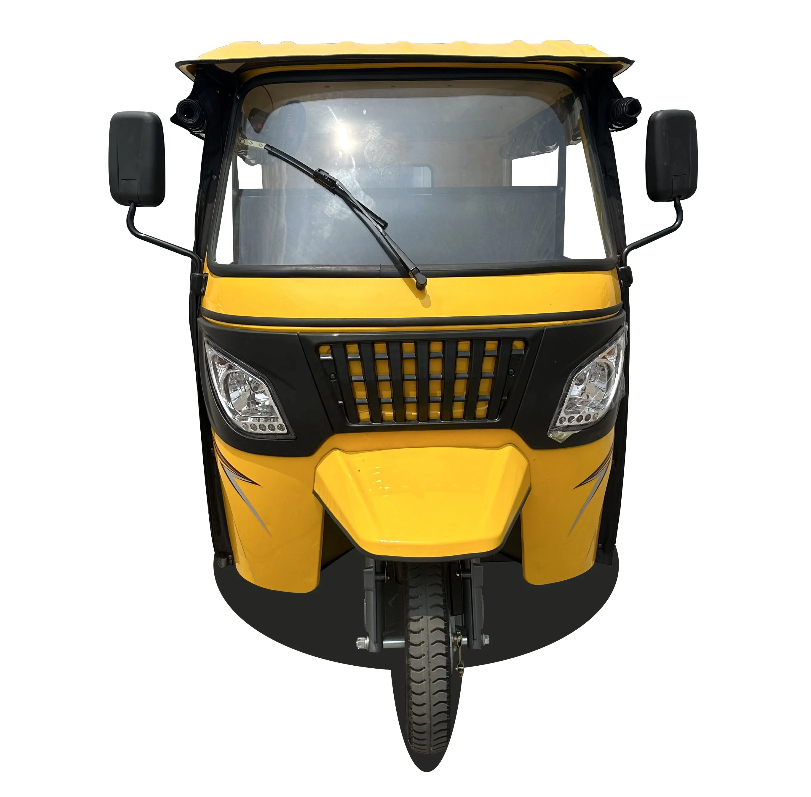 Электрический трехколесный велосипед в стиле Bajaj