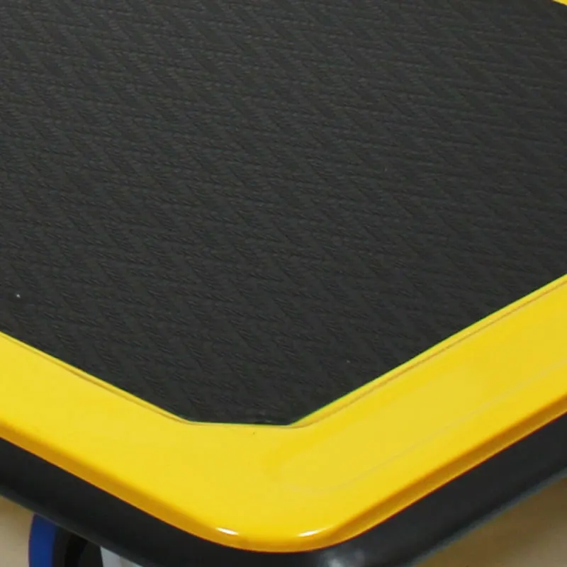 Materials made of steel are stored in a 300 kg four-wheeled cart with large space