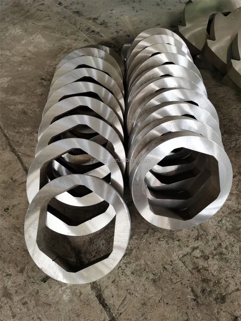 Hot selling Cheap Price and Good Quality Double Shaft Plastic Metal Tire Shredder Blade For Sale