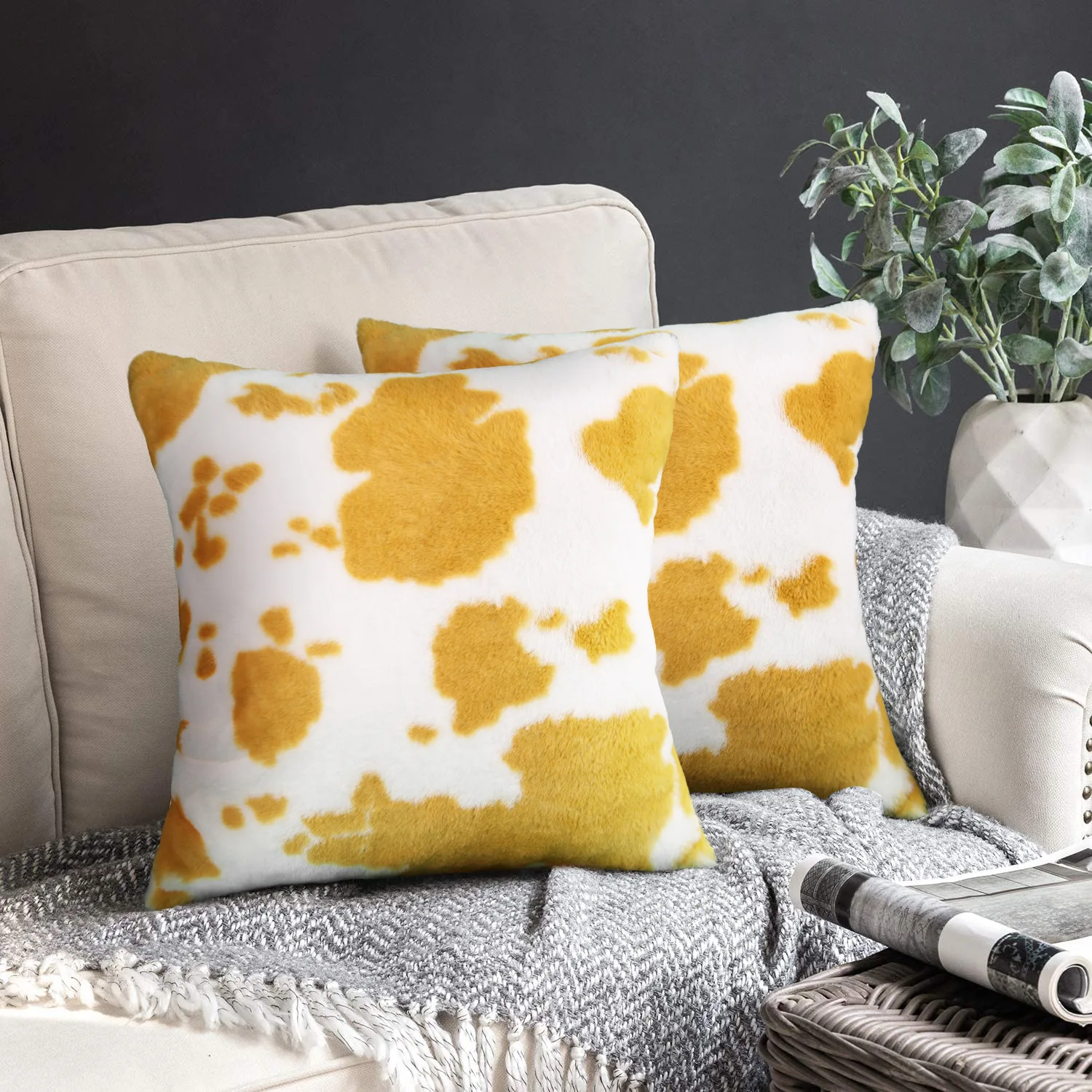Wholesale Cow Print Hide Throw Cushion Cover Decorative plush Pillow case with Hidden Zipper Soft