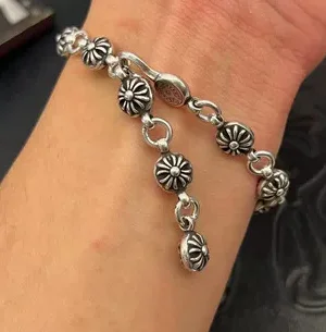 Crocus Heart Vintage Chunky Bracelet Dice Scout Flower Cross Flower Ball Full Flower with Diamonds Gold Bracelet Hand Jewelry